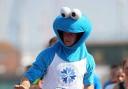 Carlo van Leeuwen running in his Cookie Monster costume