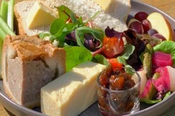 The Hampshire pub with the perfect Ploughman's Lunch
