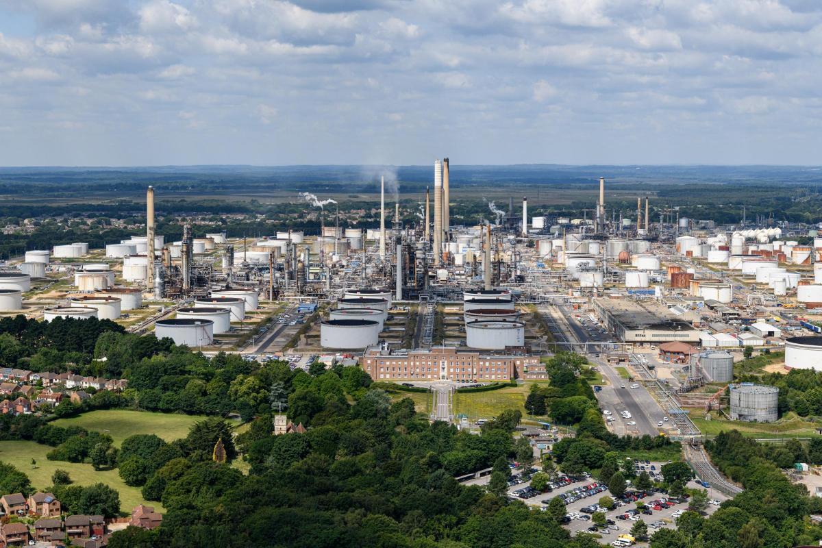 Fawley refinery expansion with 1,000 jobs set to progress | Daily Echo