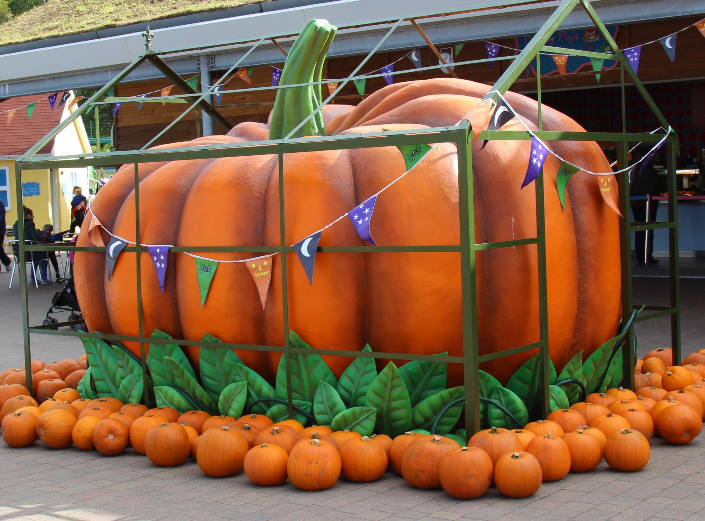 Spooktacular Halloween Fun Returns To Paultons Park | Daily Echo