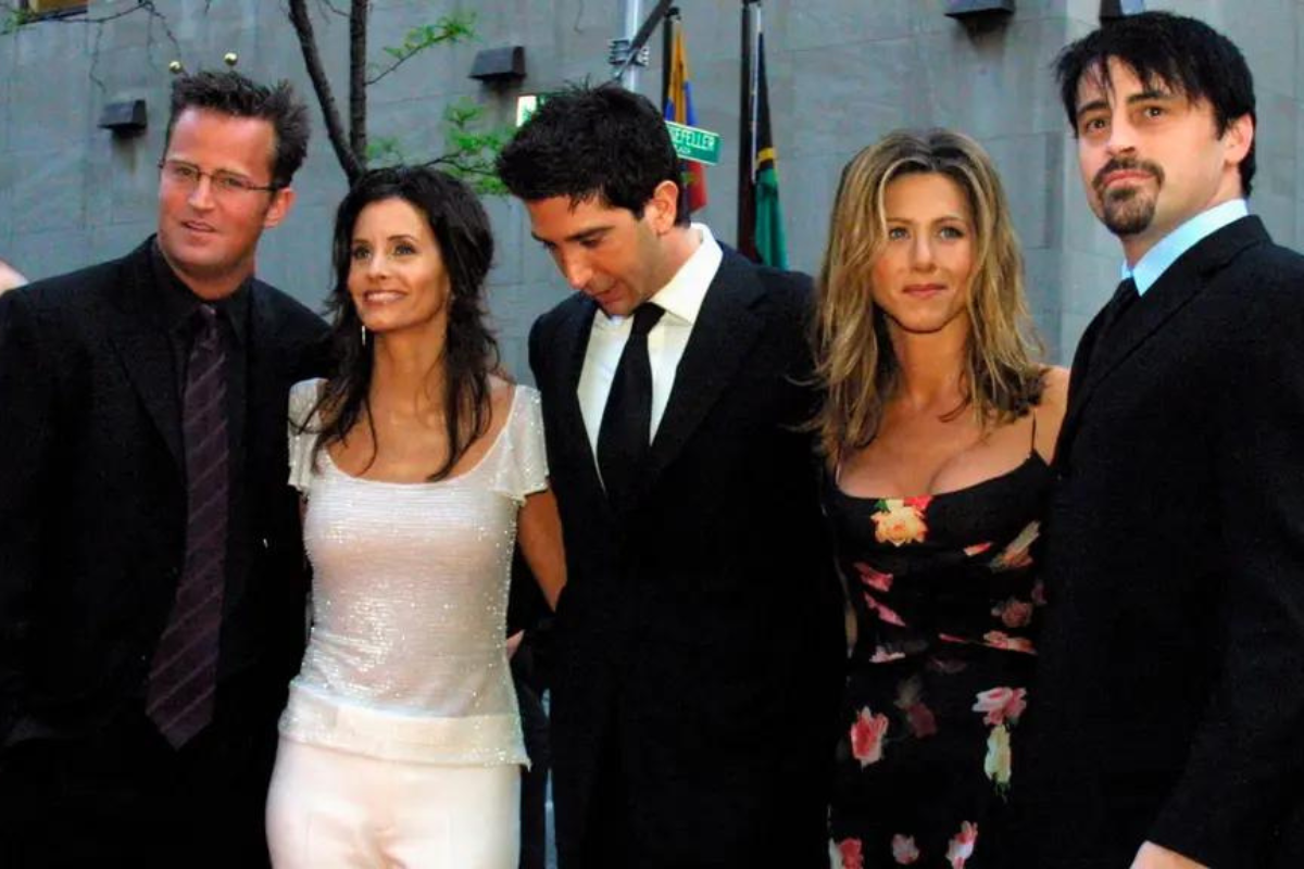 Courteney Cox Pays Tribute To Friends Co-star Matthew Perry | Daily Echo