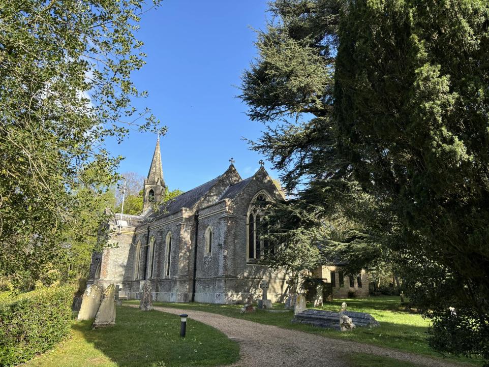 Vicar of Ampfield church calls lead theft heart breaking | Daily Echo