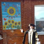 Mayor of Southampton, Dave Shields unveils new mosaic.