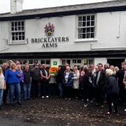 Yaz Rodriguez, Bob Phillips and pub patrons