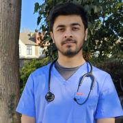 Raahat Shah found his way to becoming an eye surgeon through volunteering.