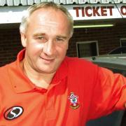 Malcolm Elias, who helped develop the likes of Gareth Bale and Theo Walcott, has died.