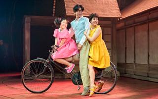 Mei (Victoria Chen), Tatsuo (Dai Tabuchi) and Satsuki (Ami Okumura Jones) in My Neighbour Totoro